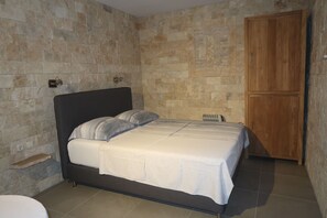 1 bedroom, free WiFi, bed sheets - Peaceful Apartment at Villa Deti, 200m from the Beach (Vrboska)