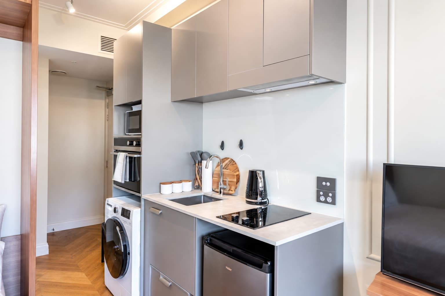 Complete mini kitchen set up