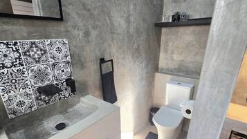 House, 2 Bedrooms, Private Pool | Bathroom