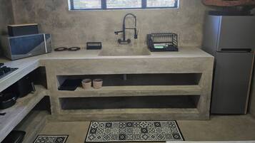 House, 2 Bedrooms, Private Pool | Private kitchen