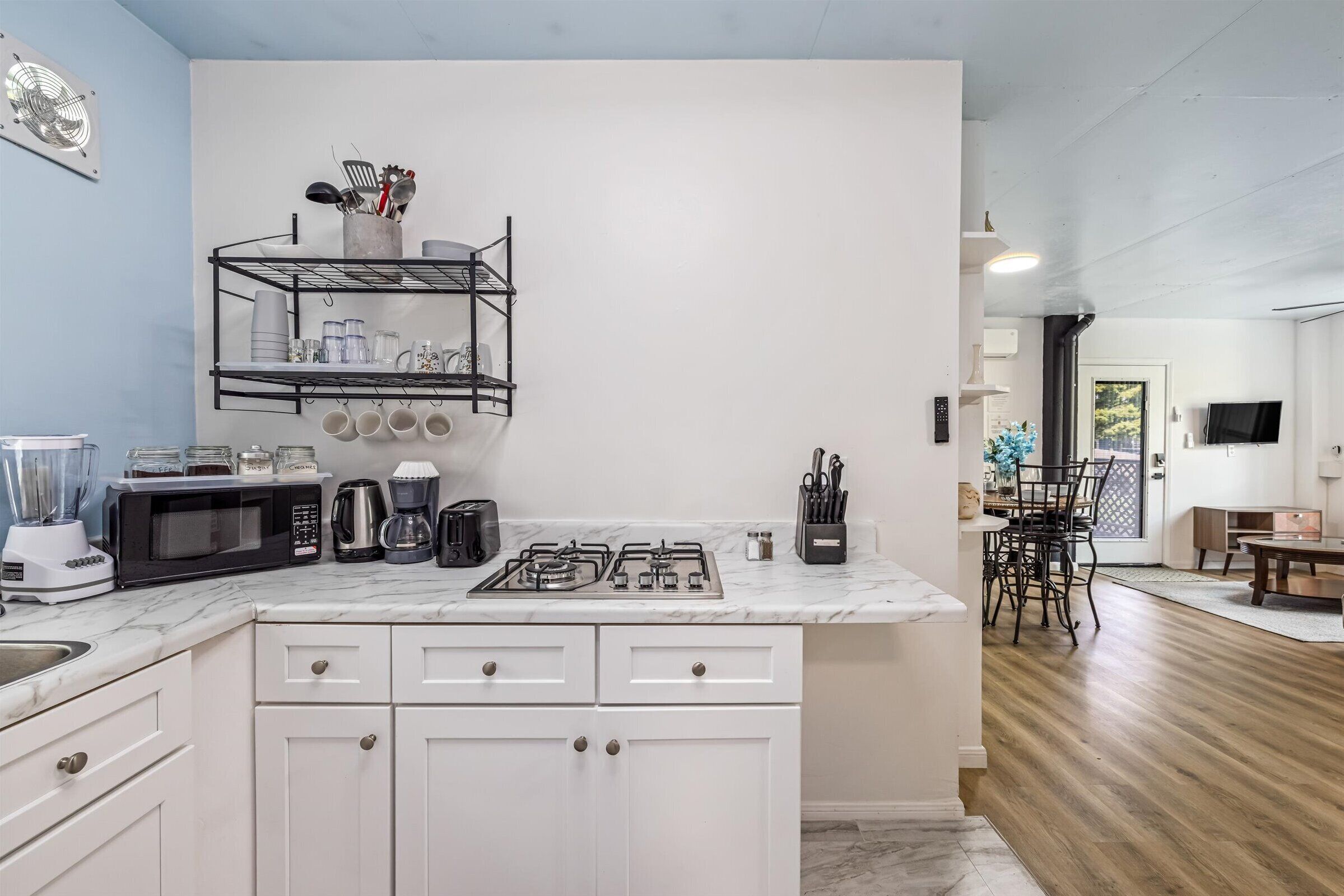 Fridge, microwave, stovetop, coffee/tea maker