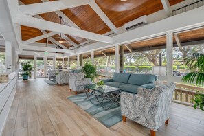 Interior - 1BR ocean-view condo in West Maui with pool, hot tub, kitchen-Papakea F210 (Lahaina)