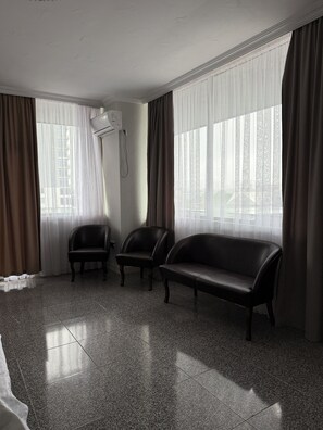 Family Room | Bahagian dalam