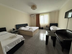 Basic Quadruple Room | Wi-fi percuma 