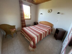 Iron/ironing board, WiFi - Vrbo Property (Dourbies)