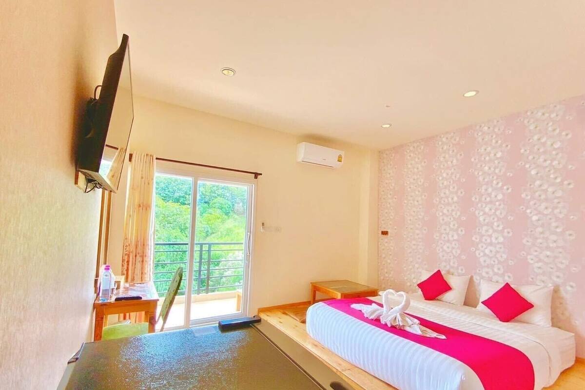 Standard Room, Hill View | Individually decorated, free WiFi, bed sheets