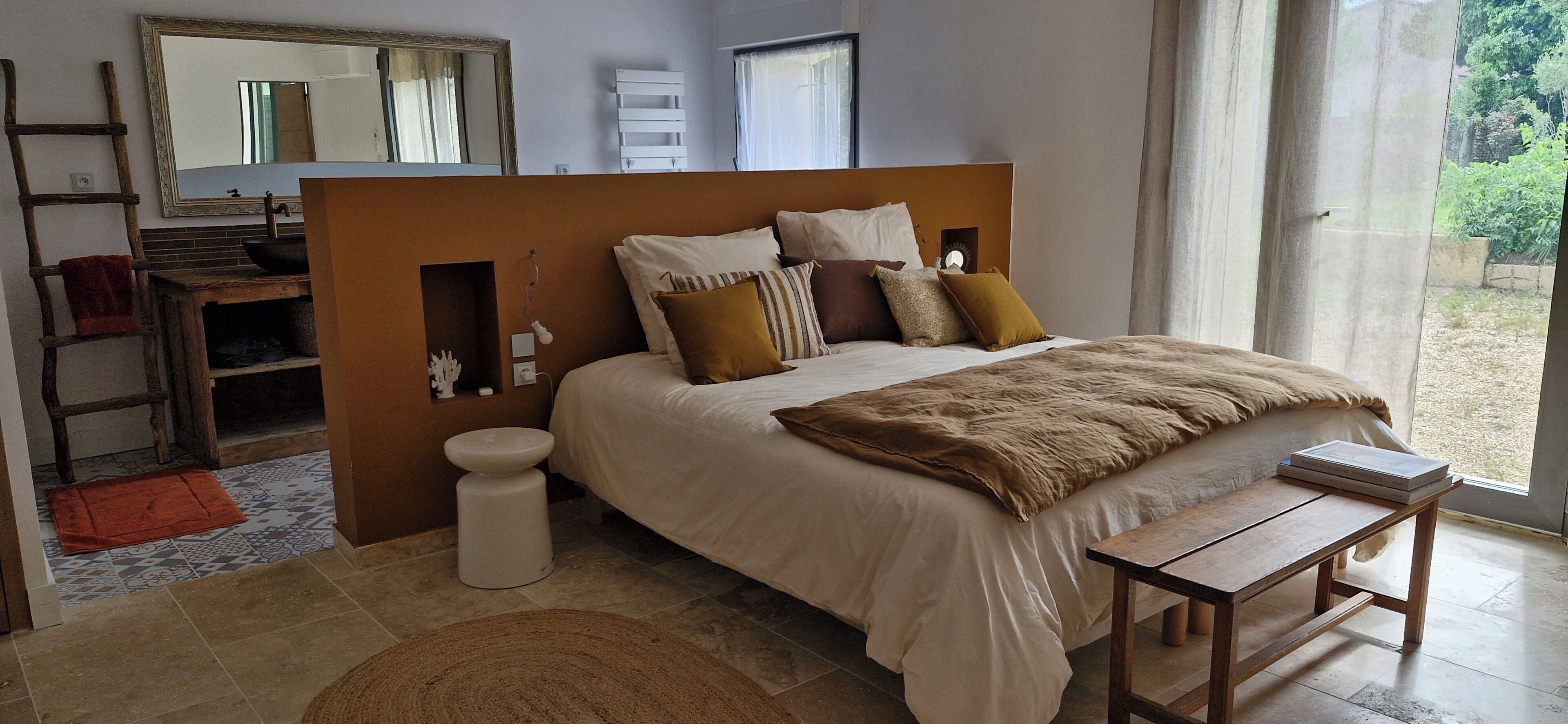 6 bedrooms, iron/ironing board, free WiFi, bed sheets