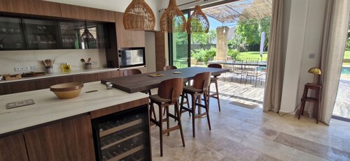 Loue mas/villa vigneronne de charme récemment rénovée avec piscine max 14 pers