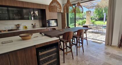 Loue mas/villa vigneronne de charme récemment rénovée avec piscine max 14 pers