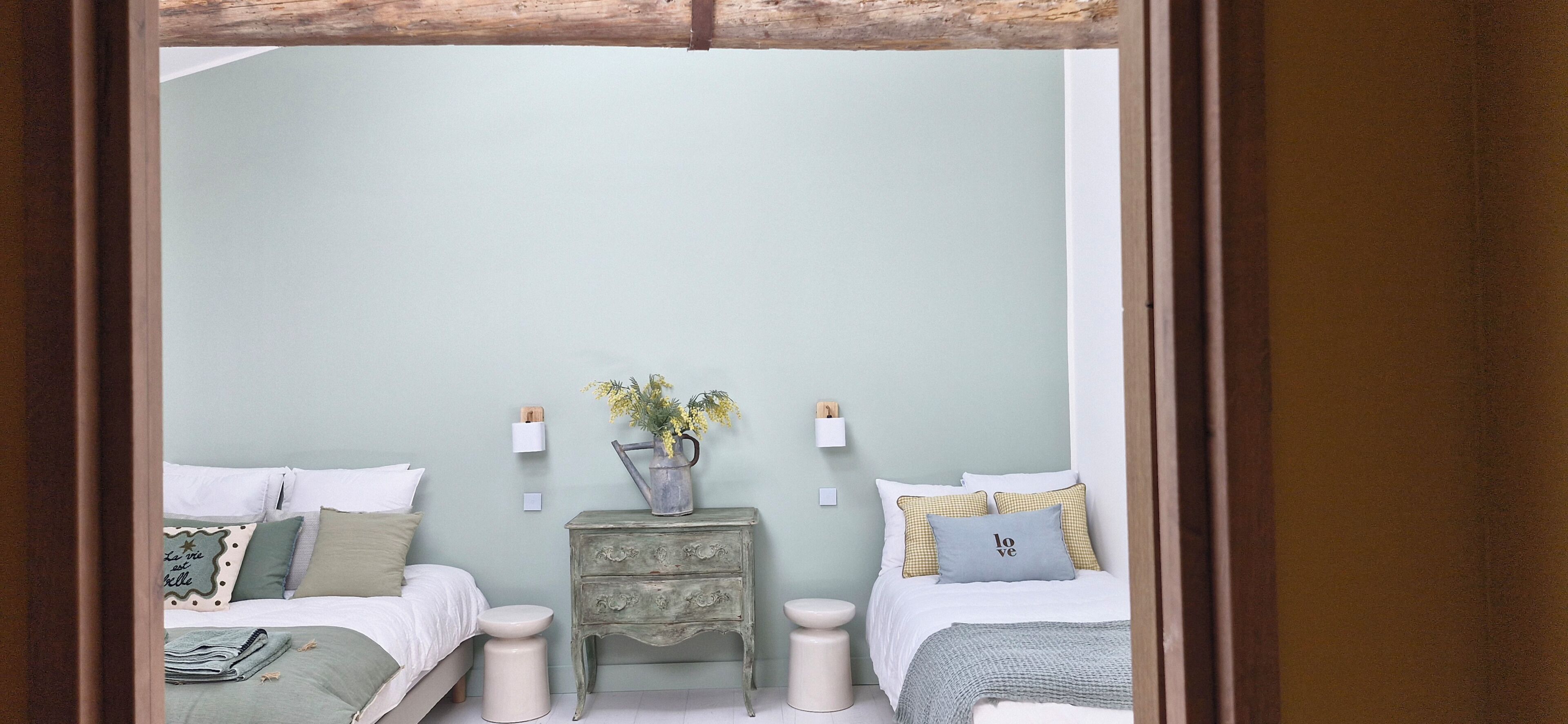 6 bedrooms, iron/ironing board, free WiFi, bed sheets