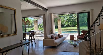 Charming winegrower's mas/villa for rent, recently renovated, sleeps 14, with swimming pool