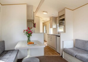 Living area - Bronze 3 Bedroom Caravan, Sleeps 8 P (Thorness, Nr Cowes)