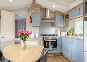Private kitchen - Silver Caravan with parking & decking P (Thorness, Nr Cowes)