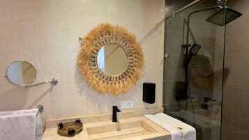 Deluxe Double Room, Pool View | Bathroom | Shower, free toiletries, hair dryer, slippers