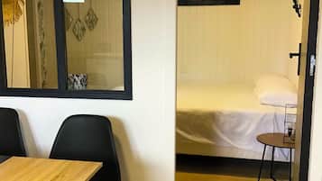 2 chambres, bureau, fer et planche à repasser, Wi-Fi gratuit