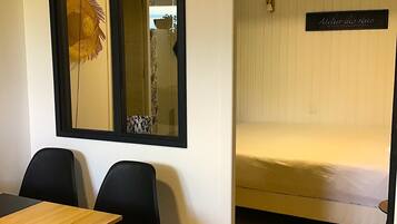 2 bedrooms, desk, iron/ironing board, free WiFi