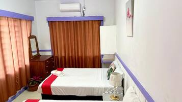 Double Room, Patio, Garden View | Desk, iron/ironing board