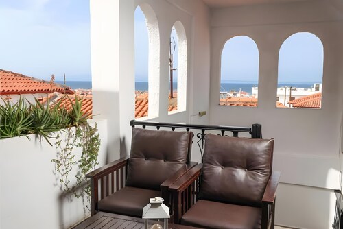 Studio 'For 3 with Sea View 2' – Sea View, Wi-Fi & Air Conditioning