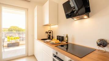 Kühlschrank, Ofen, Toaster