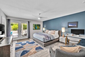 Iron/ironing board, Internet, bed sheets - The Marlon Blando - A Ryson Property (Palm Springs)