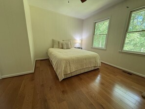 3 habitaciones, acceso a internet y ropa de cama 