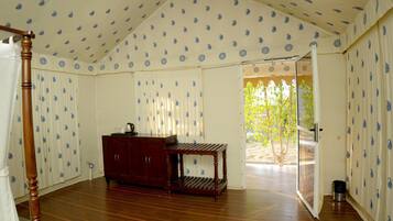 Tente Confort, salle de bains privée, côté jardin | Intérieur