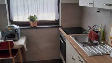 Wasserkocher mit Kaffee-/Teezubehör, Geschirrspüler