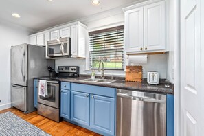 Fridge, microwave, oven, stovetop - New! 1 Bedroom/1 Bathroom condo close to AU Campus! Sleeps 4! (Auburn)