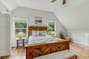4 bedrooms, iron/ironing board, internet