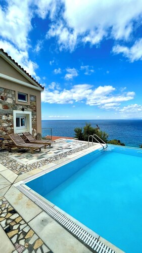 Luxurious Villa Elise with infinity pool and sensational Aegean Sea views