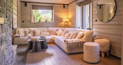 Exceptional 12P Chalet With Sauna and Jacuzzi