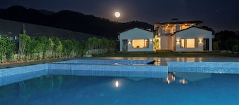 Corbett Retreat