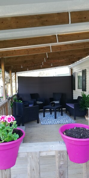 Terrace/patio - Vrbo Property (La Tremblade)
