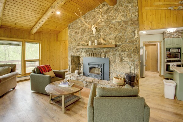 Mountain Views + Bbqs: Updated Cody Cabin - Wyoming