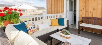 Spacious 3BR Home • Free Parking • Convenient NYC Access • Perfect for Families