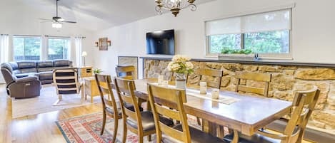 House (4 Bedrooms) | Interior