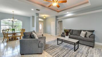 House (3 Bedrooms) | Interior