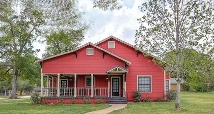 Pets Welcome! Comfortable and Spacious! Sleeps 6