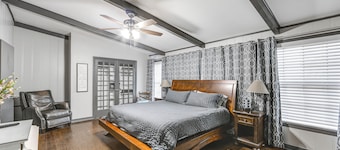 Pets Welcome! Comfortable and Spacious! Sleeps 6