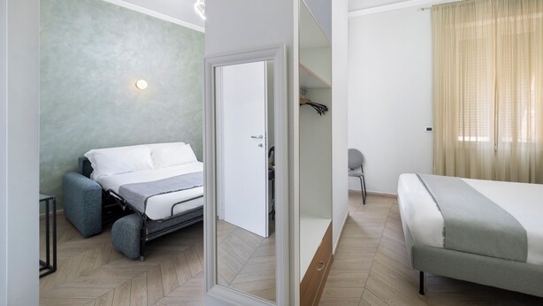Family Room | Iron/ironing board (on request), WiFi (free) - Rohome Stay Guesthouse (Rome)