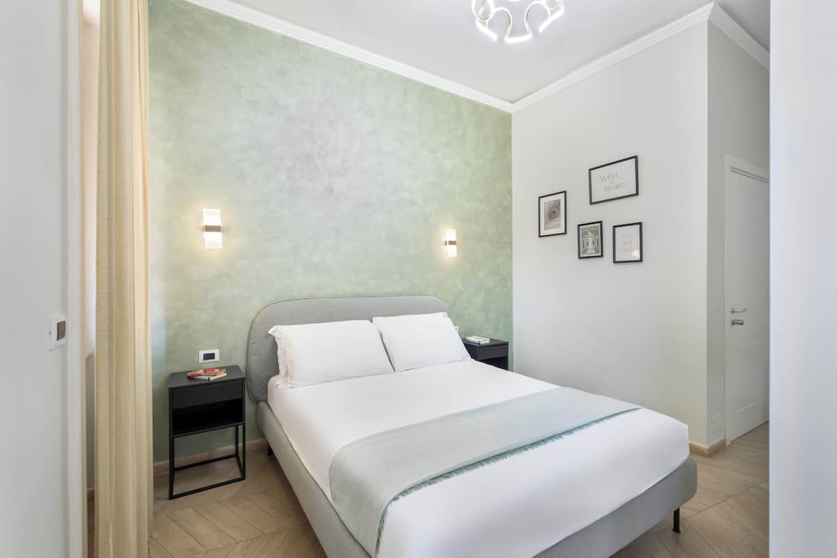Family Room | Iron/ironing board (on request), WiFi (free)