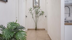 Interior - Rohome Stay Guesthouse (Rome)