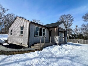 Exterior - Newly Renovated 3 Bedroom Home in Edgartown (Edgartown)