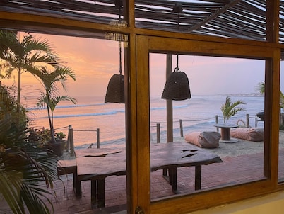 w Beachview 4BR w Terrace in La Libertad