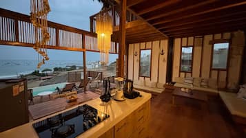 House | 5 bedrooms, Internet
