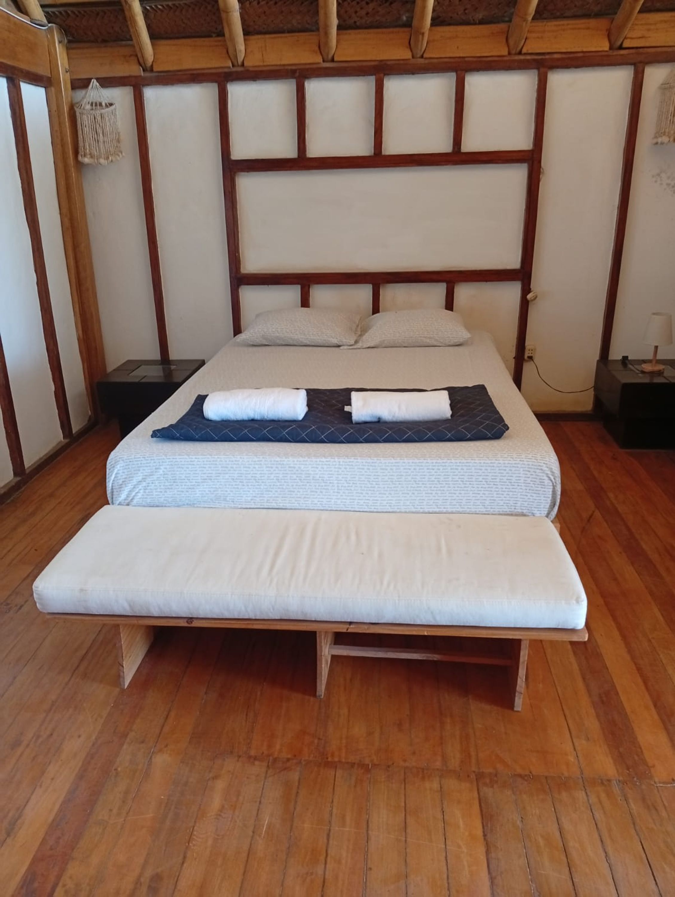 House | 8 bilik tidur, Internet 
