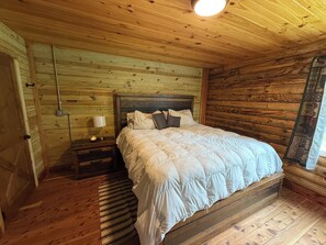 Iron/ironing board, Internet, bed sheets - Nice 2-bedroom cabin with AC in charming Waynesboro (Waynesboro)