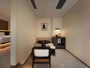 Senior Room, City View | Desk, laptop workspace, blackout drapes, soundproofing - Mist Wandering Courtyard  (Chongqing)
