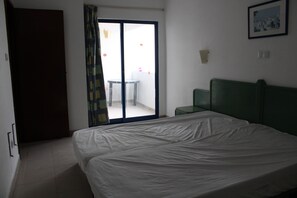 Room - Vrbo Property (Portimão)