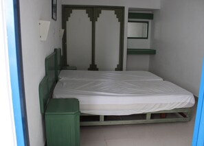 Room - Vrbo Property (Portimão)